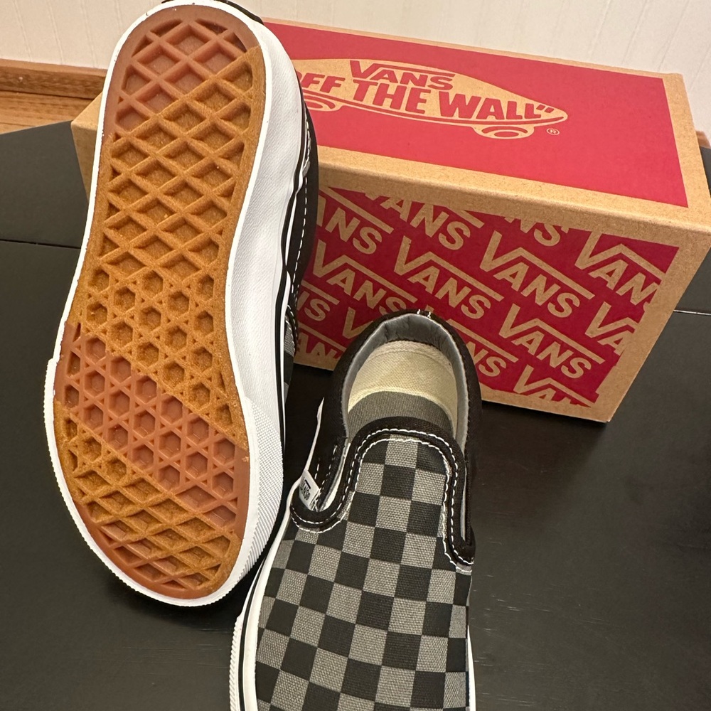 Kids Vans! Never Worn!🔥